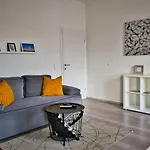 Apartments And Rooms B&B